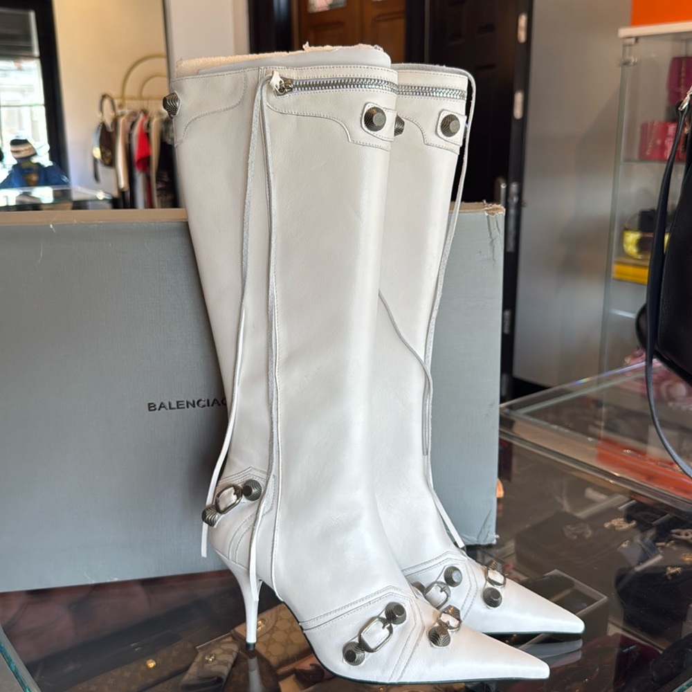 Balenciaga White leather Cagole Boots new in box 39